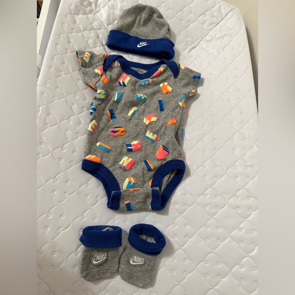 Nike onesie 3 piece set